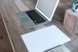 Reuters: Apple integrează asistentul AI Qwen de la Alibaba pe computerele Mac din China
